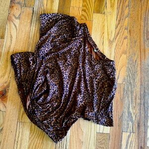Knotted cropped cheetah tshirt